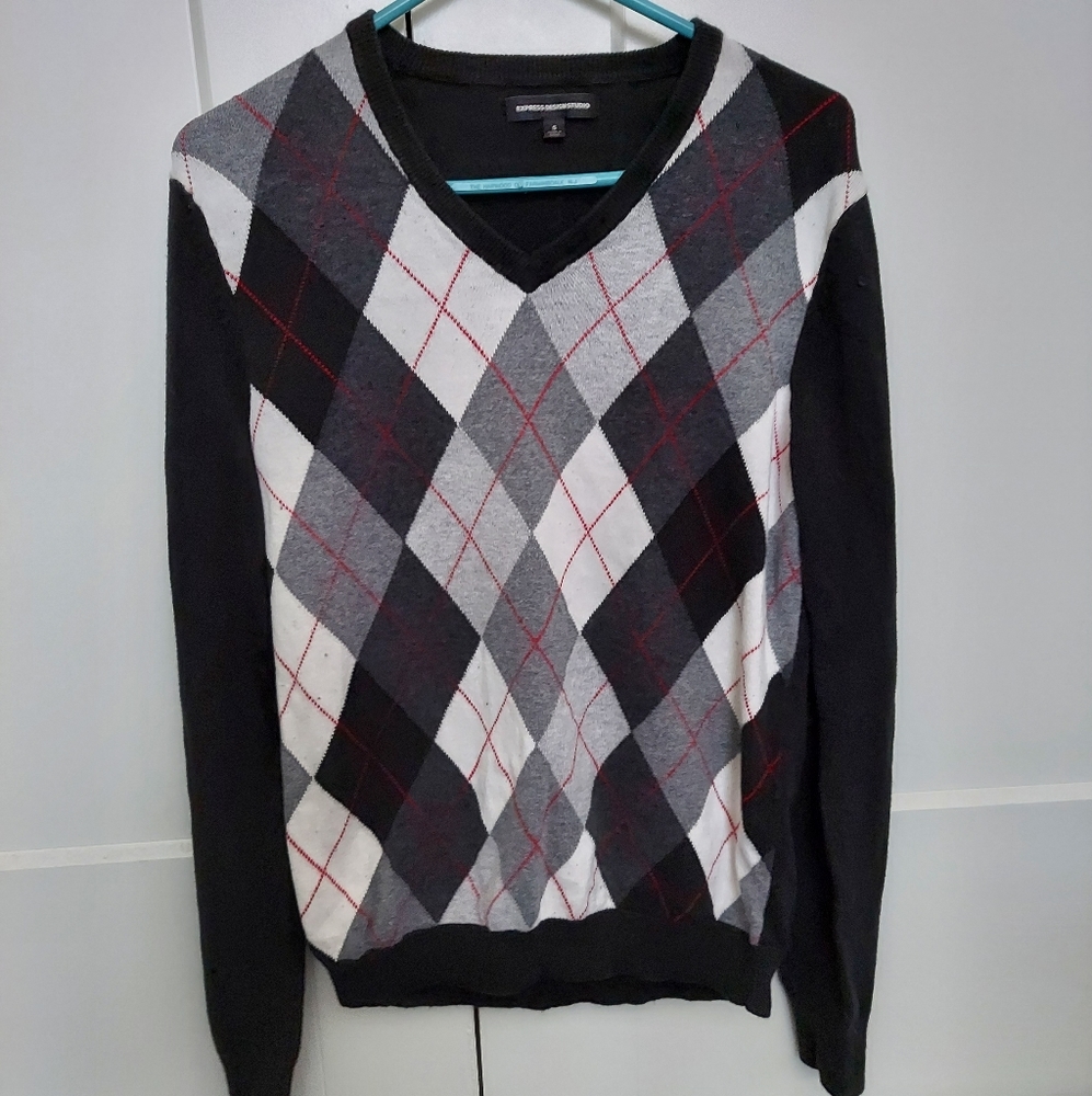 Argyle v neck sweater